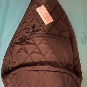 🌺 Vera Bradley Ultralight Essential Sling 🌺